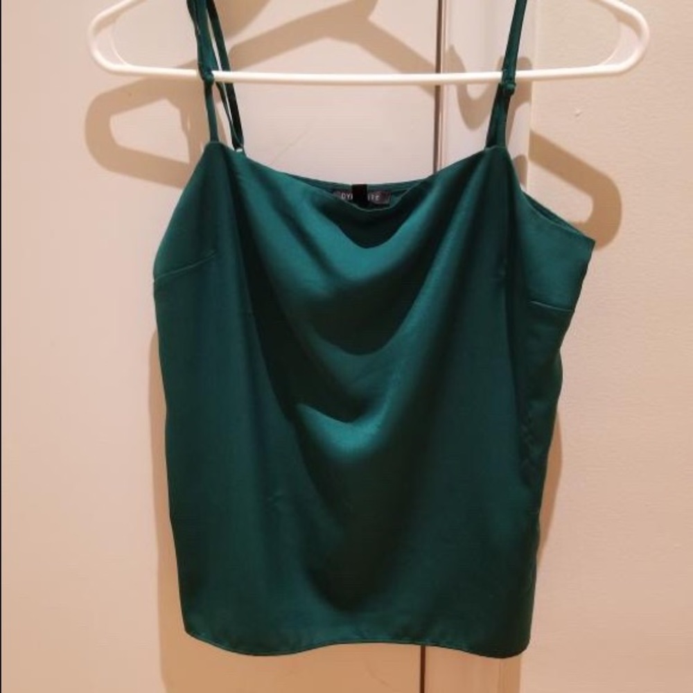 GREEN SILKY DYNAMITE TOP SIZE XS